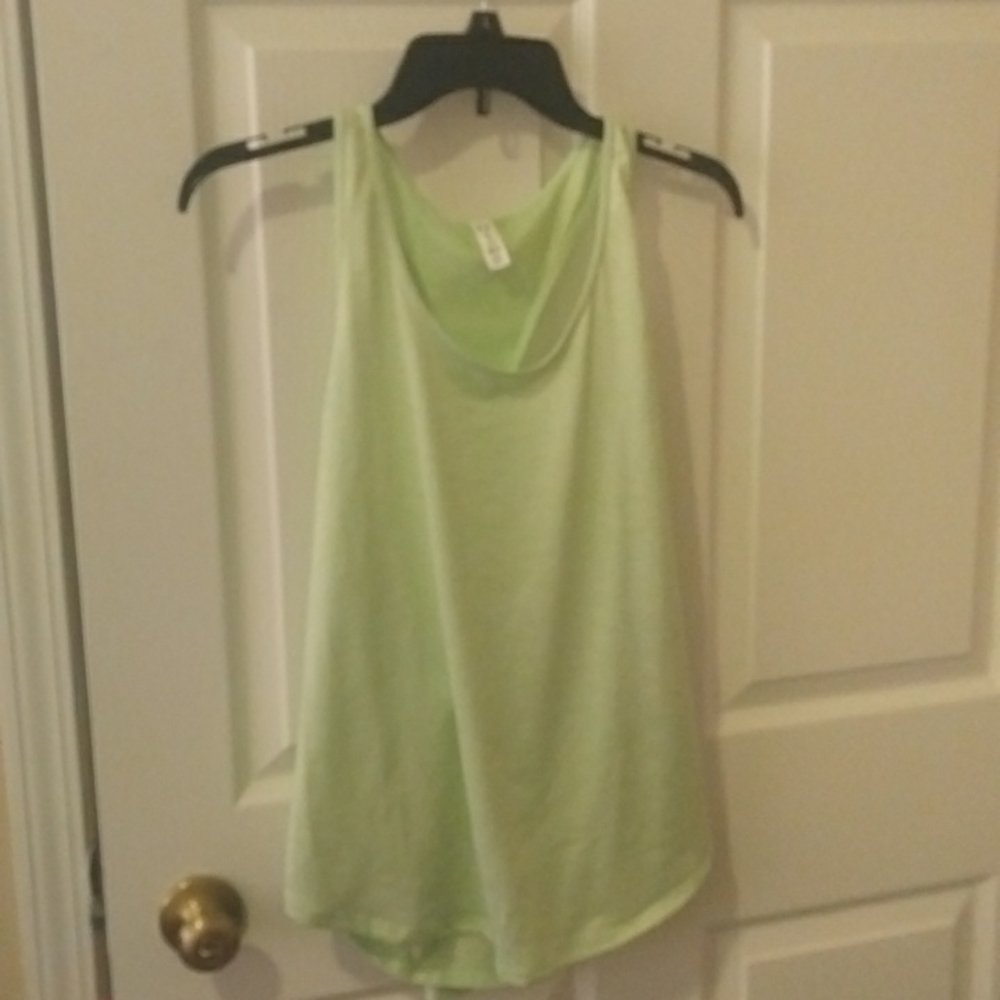 Under armour tank